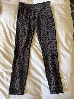 Athleta Charcoal Gray Leopard Print Leggings